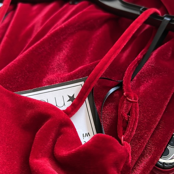 B. Darlin velvet cocktail dress - Picture 4 of 4